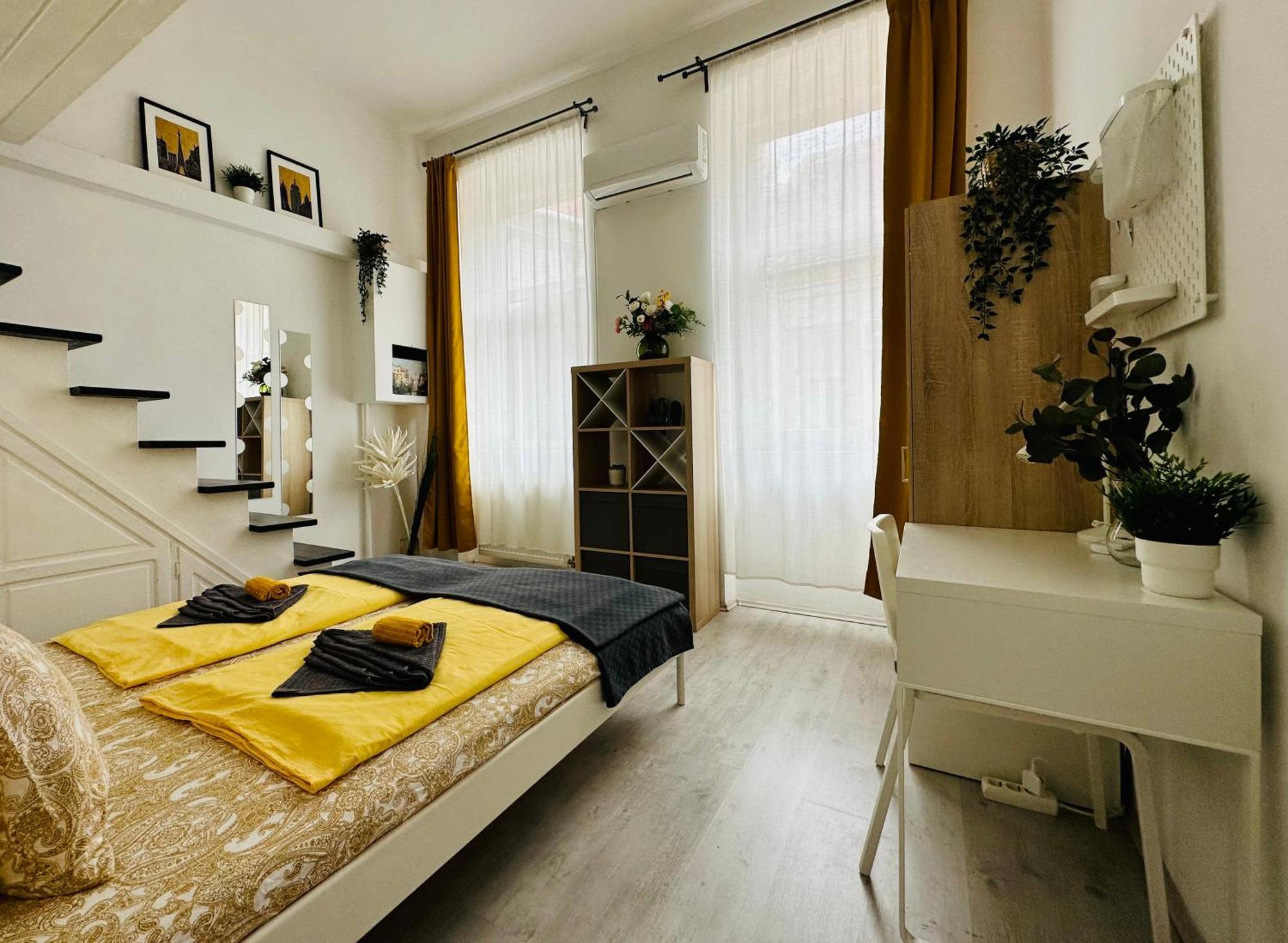 Downtown* 600mbps* Smart Tv* Ac Budapest