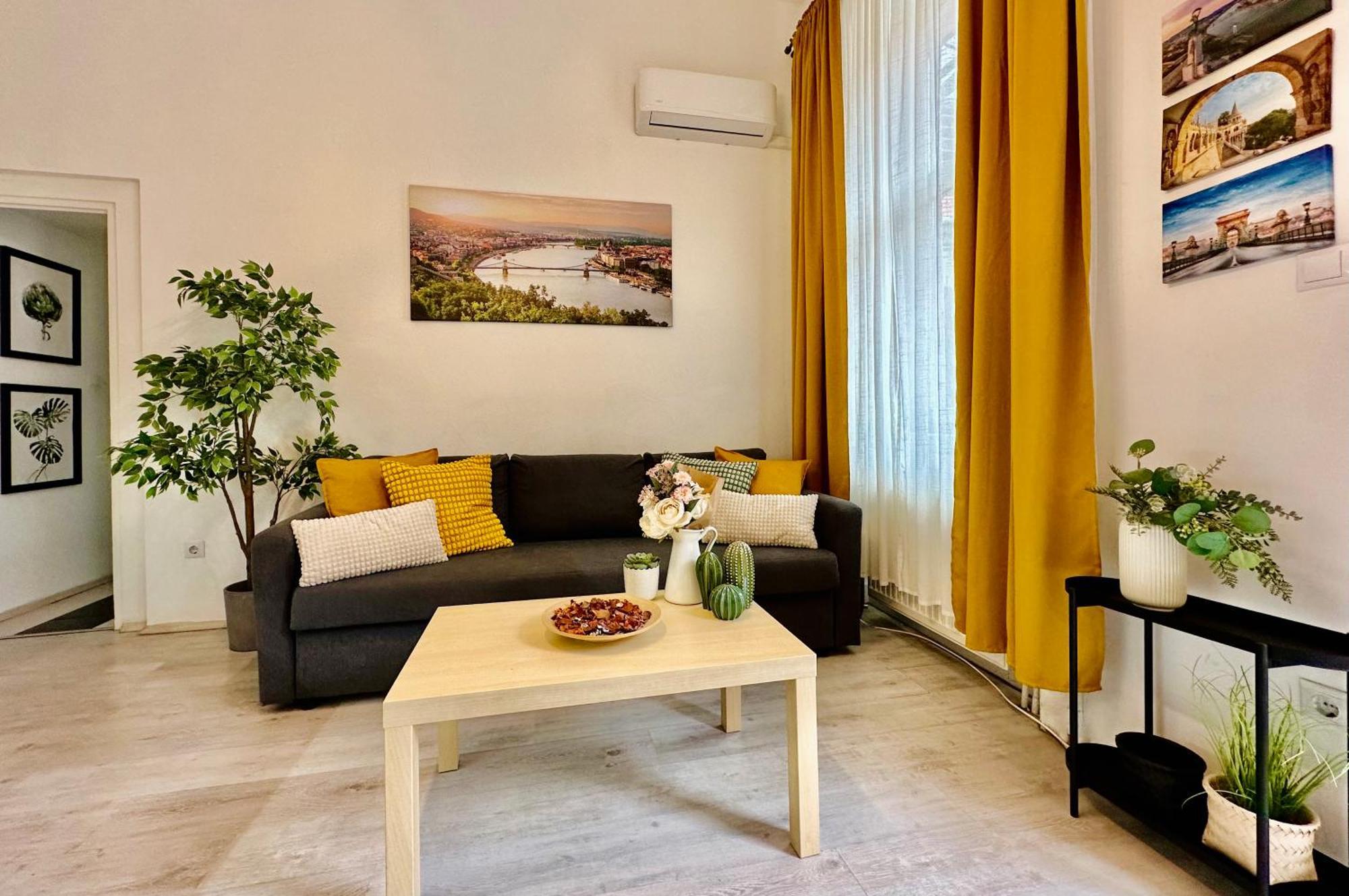 Downtown* 600mbps* Smart Tv* Ac